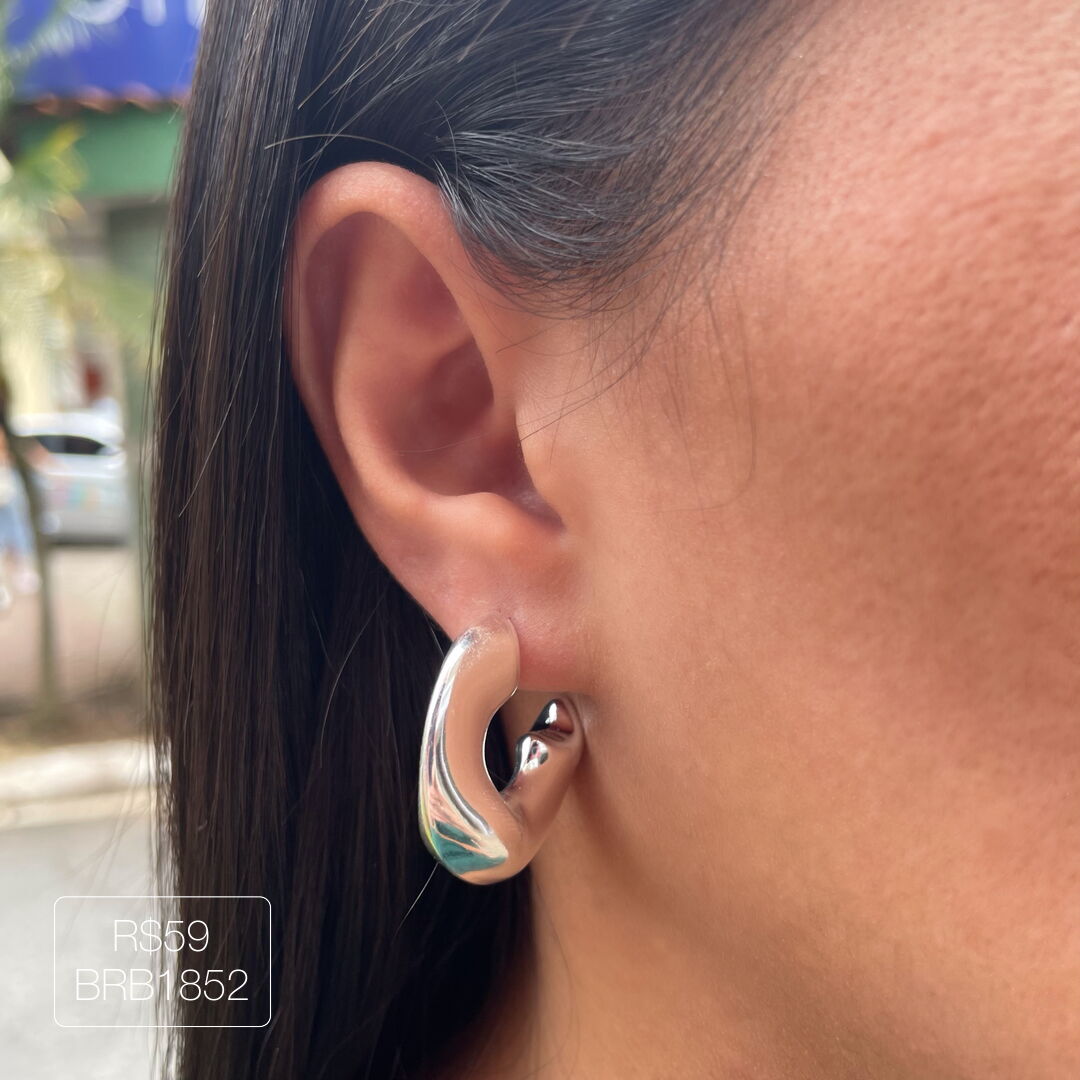 Argola Orgânica Vai-e-Vem Lisa Prateada